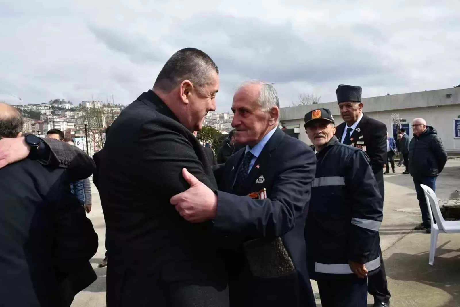 Başkan Tekin; "Gazilerimize minnet borçluyuz"