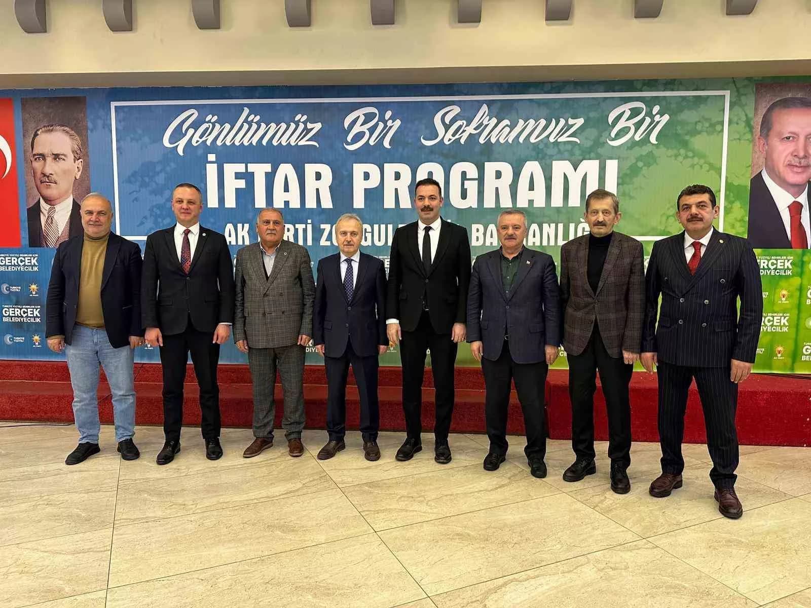 Başkan Çağlayan, "Omuz omuza verince yol mu dayanır"