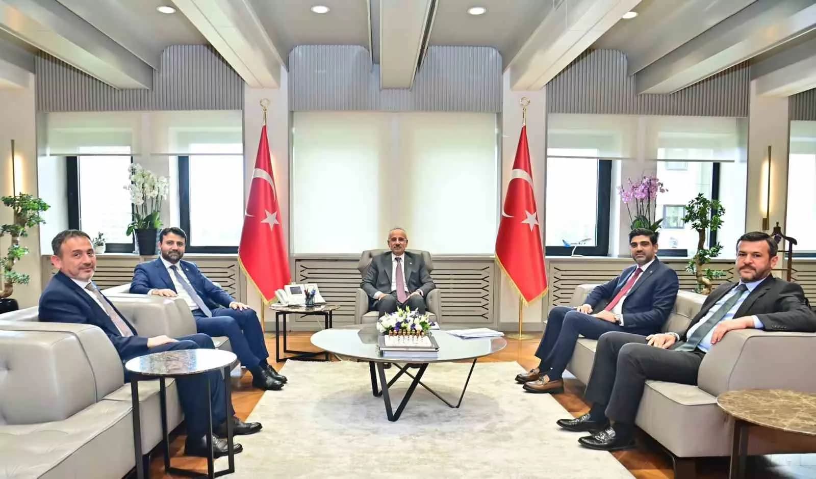 AK Parti Karabük heyeti Bakan Uraloğlu ile görüştü