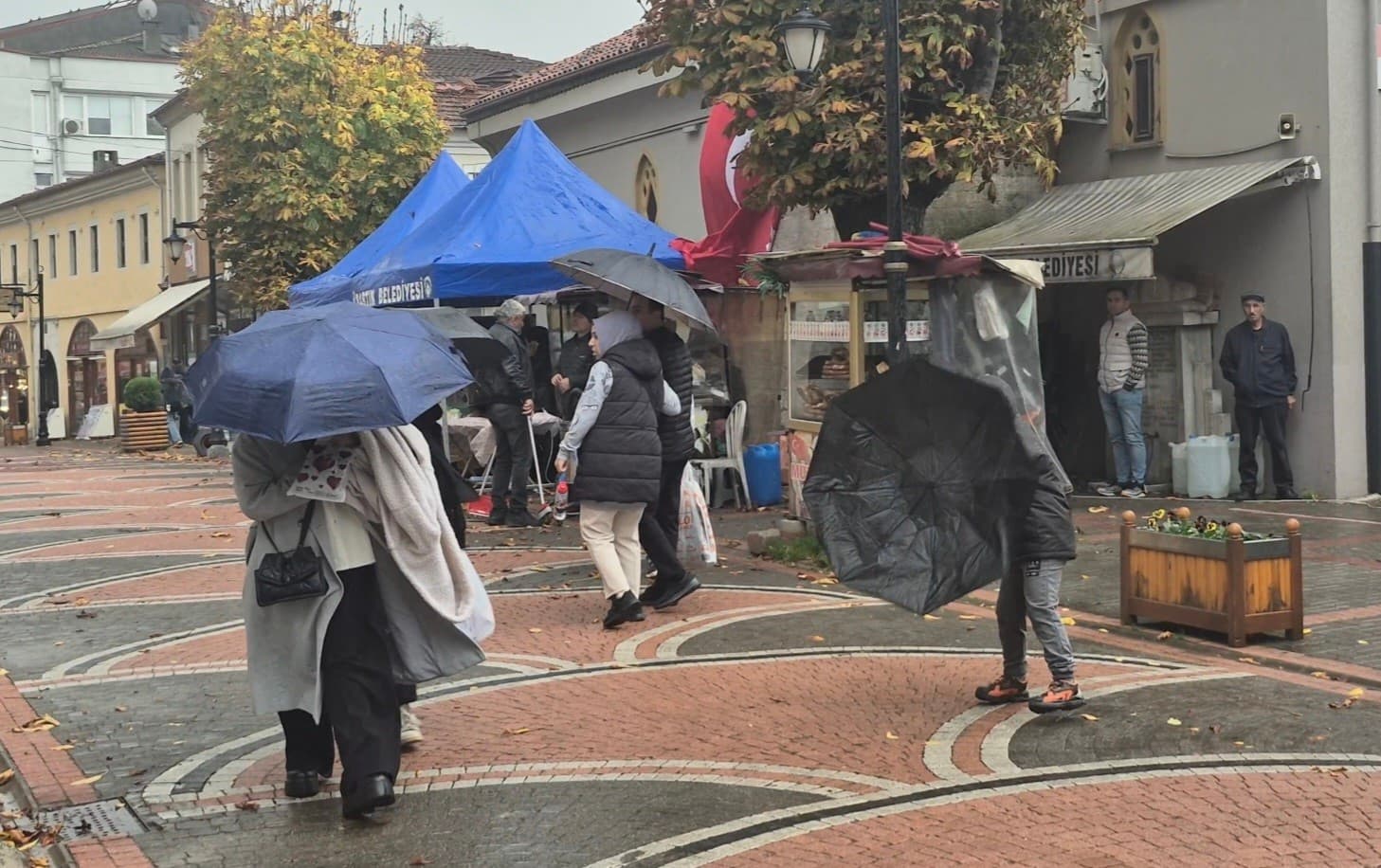 Bartın’da fırtına ve rüzgar etkili oldu
