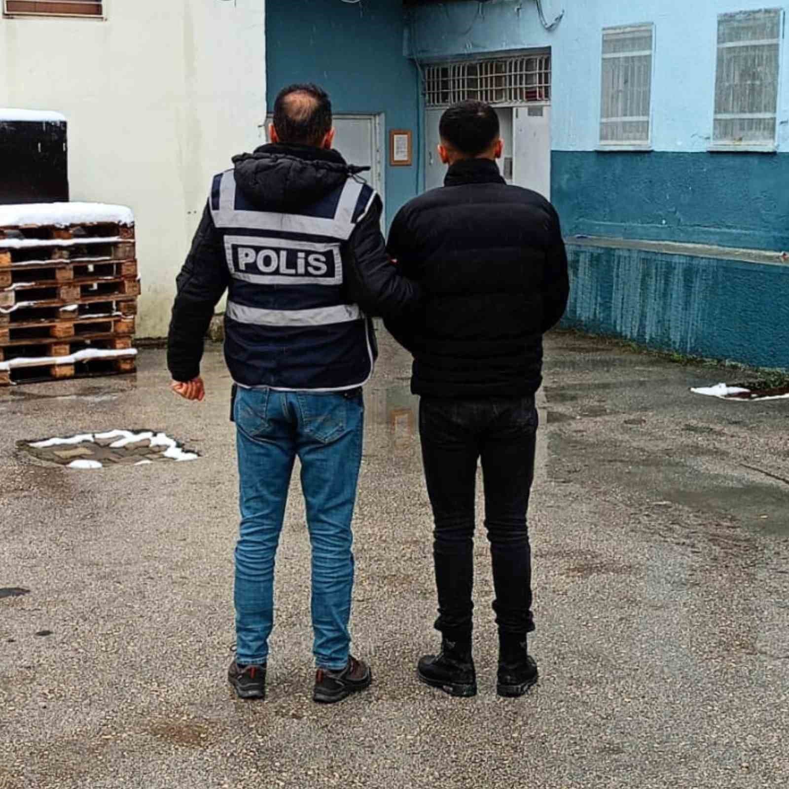 Kastamonu’da 5 yıl hapis cezasıyla aranan şahıs yakalandı