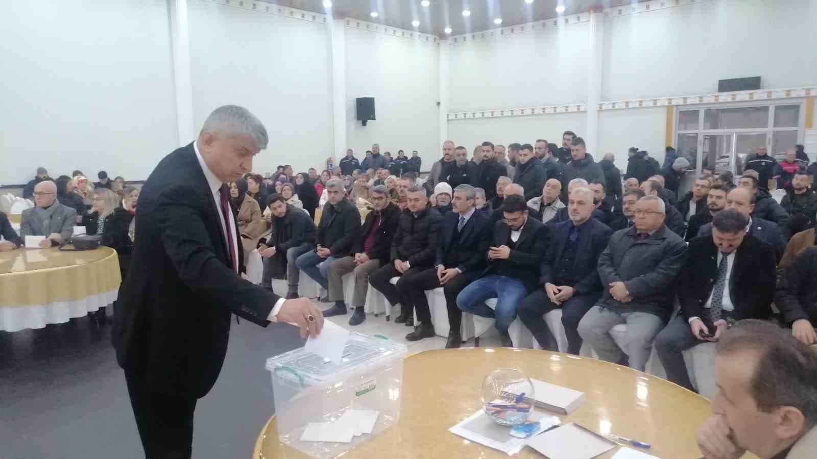 Gülüç’te Belediye Başkanlığı’na Sadık Kara seçildi