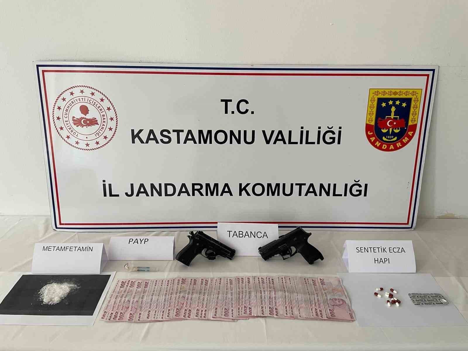Kastamonu’da zehir tacirlerine geçit yok: 2 gözaltı