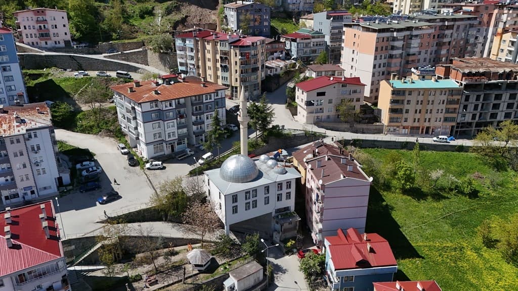 Artvin’de ’Ayaklı cami’ mimarisiyle dikkat çekiyor