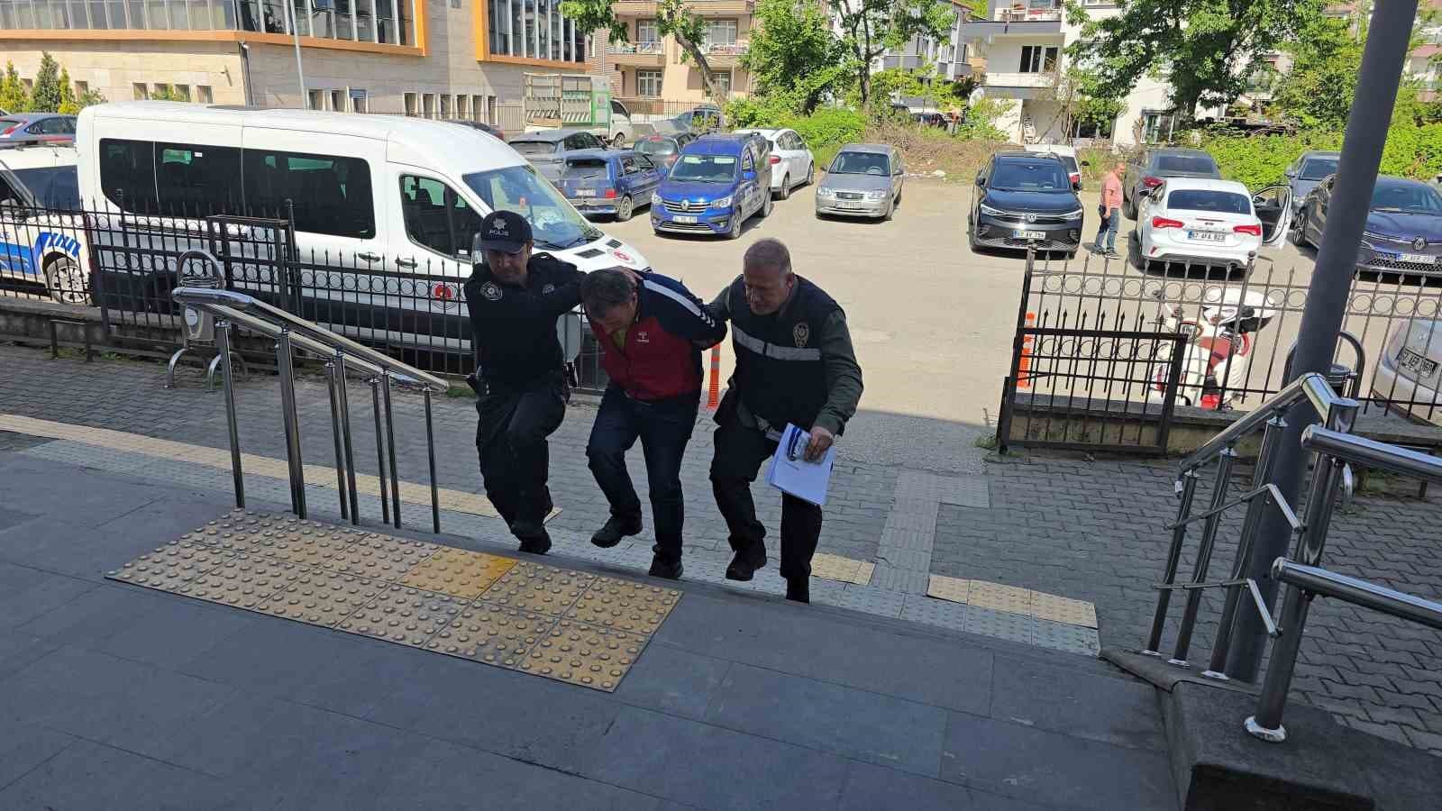 Market çalışanını gizlice fotoğraflayan şahıs tutuklandı