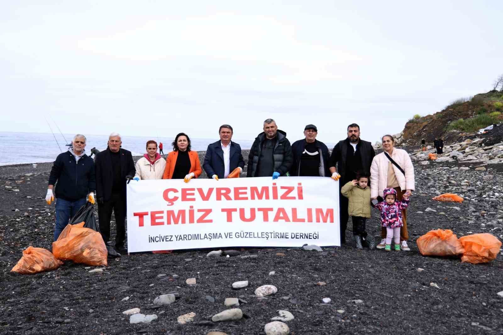 İncivez Derneği’nden sahil temizliği etkinliği