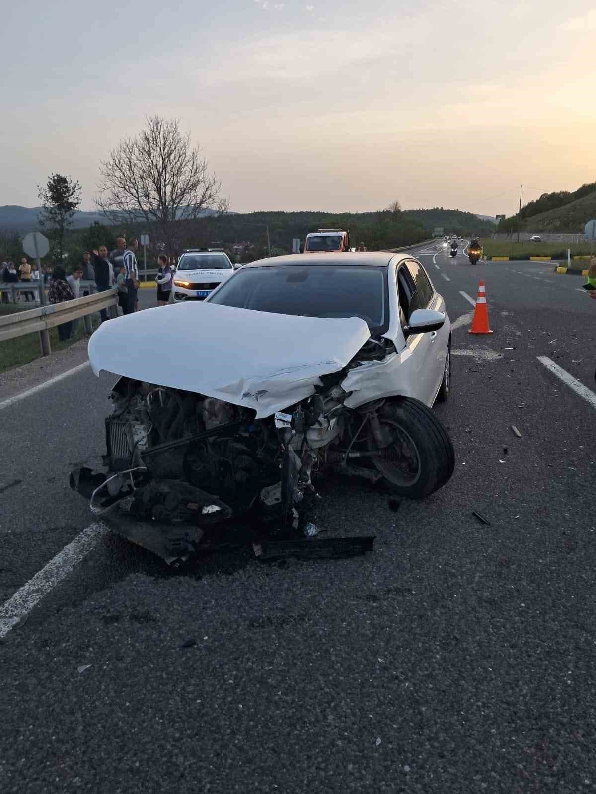 Bolu’da iki otomobil çarpıştı: 2 yaralı