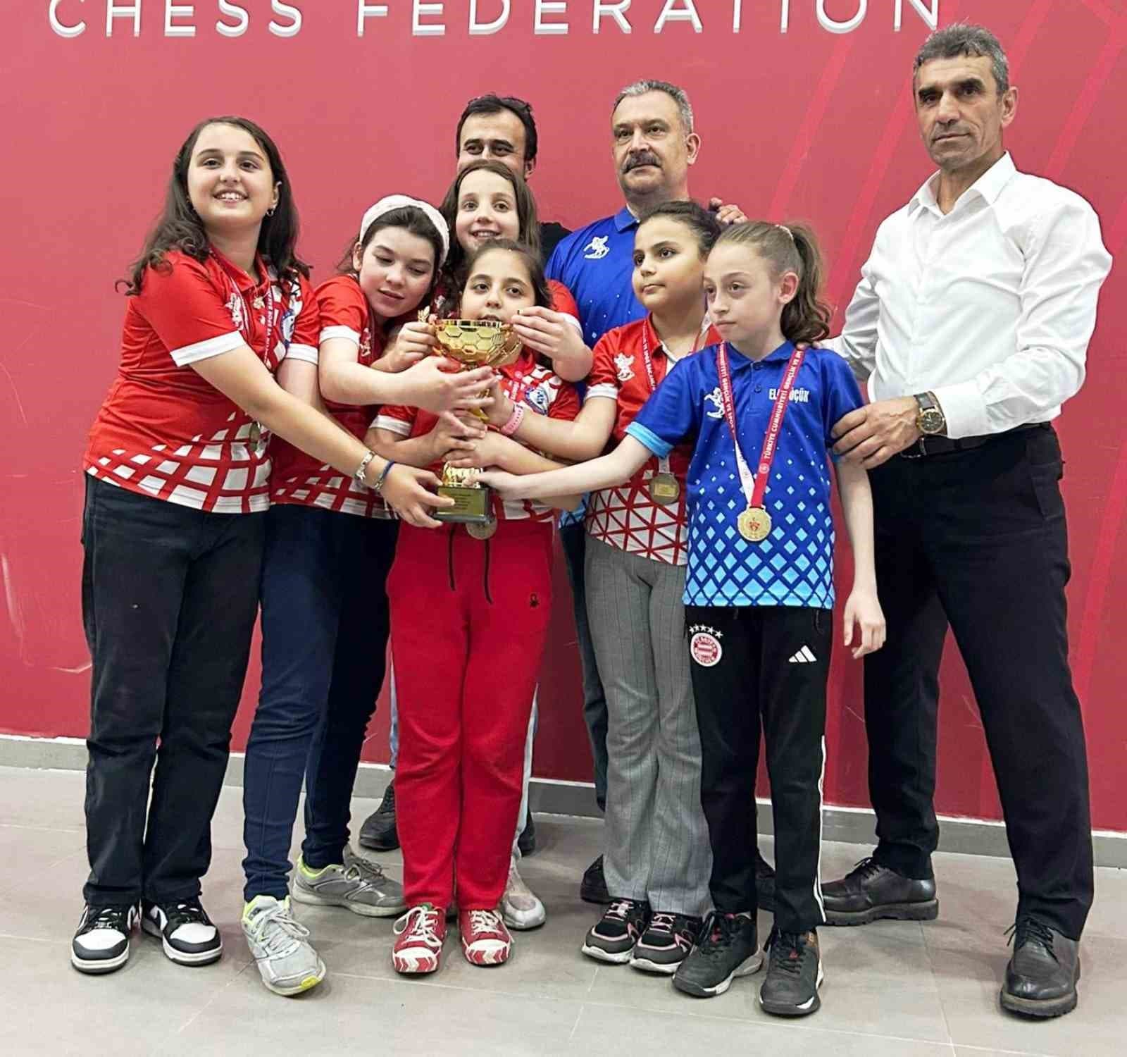 Satranç Samsun İl Birinciliği müsabakaları nefes kesti