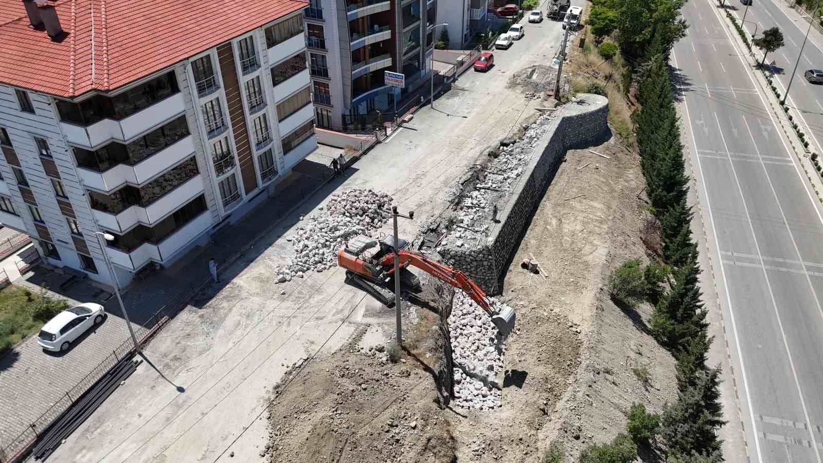 Karabük Belediyesi’nden toprak kaymasına karşı önlem