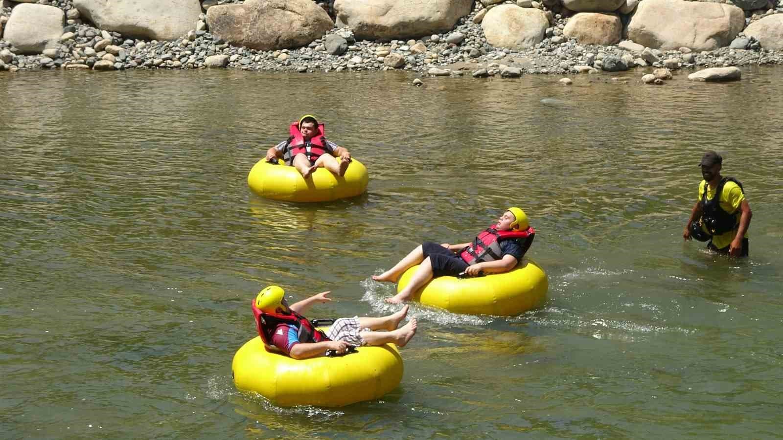 Özel çocukların rafting heyecanı