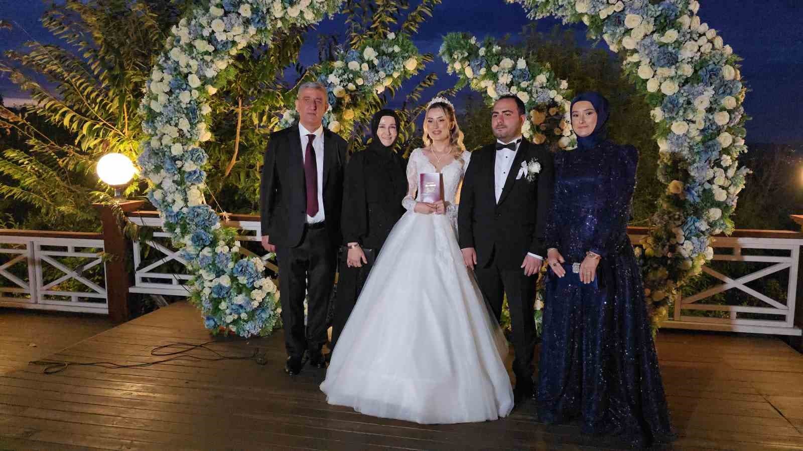 Öztürk ailesinin mutlu günü