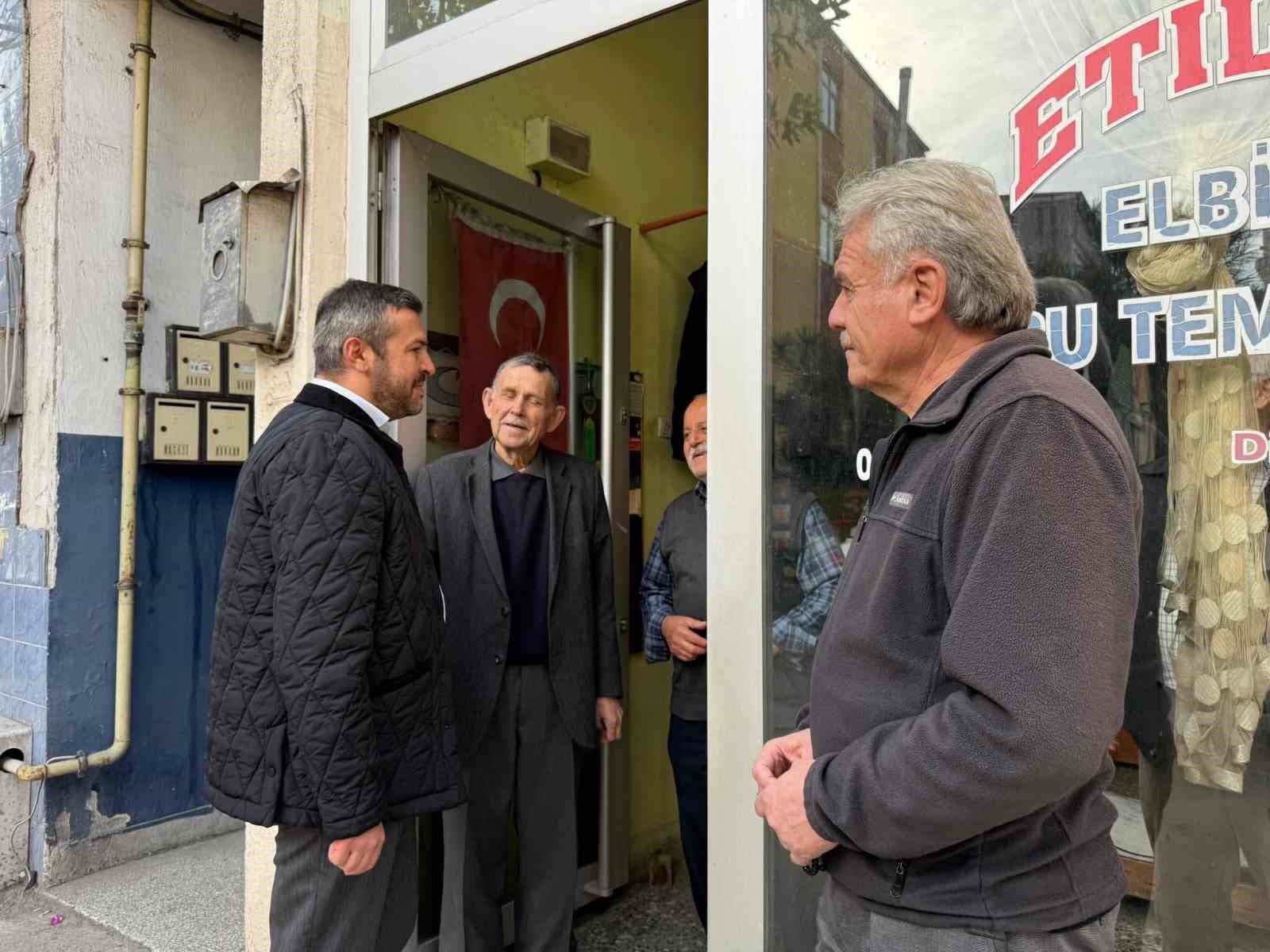 Başkan Çetinkaya, vatandaşların taleplerini dinliyor
