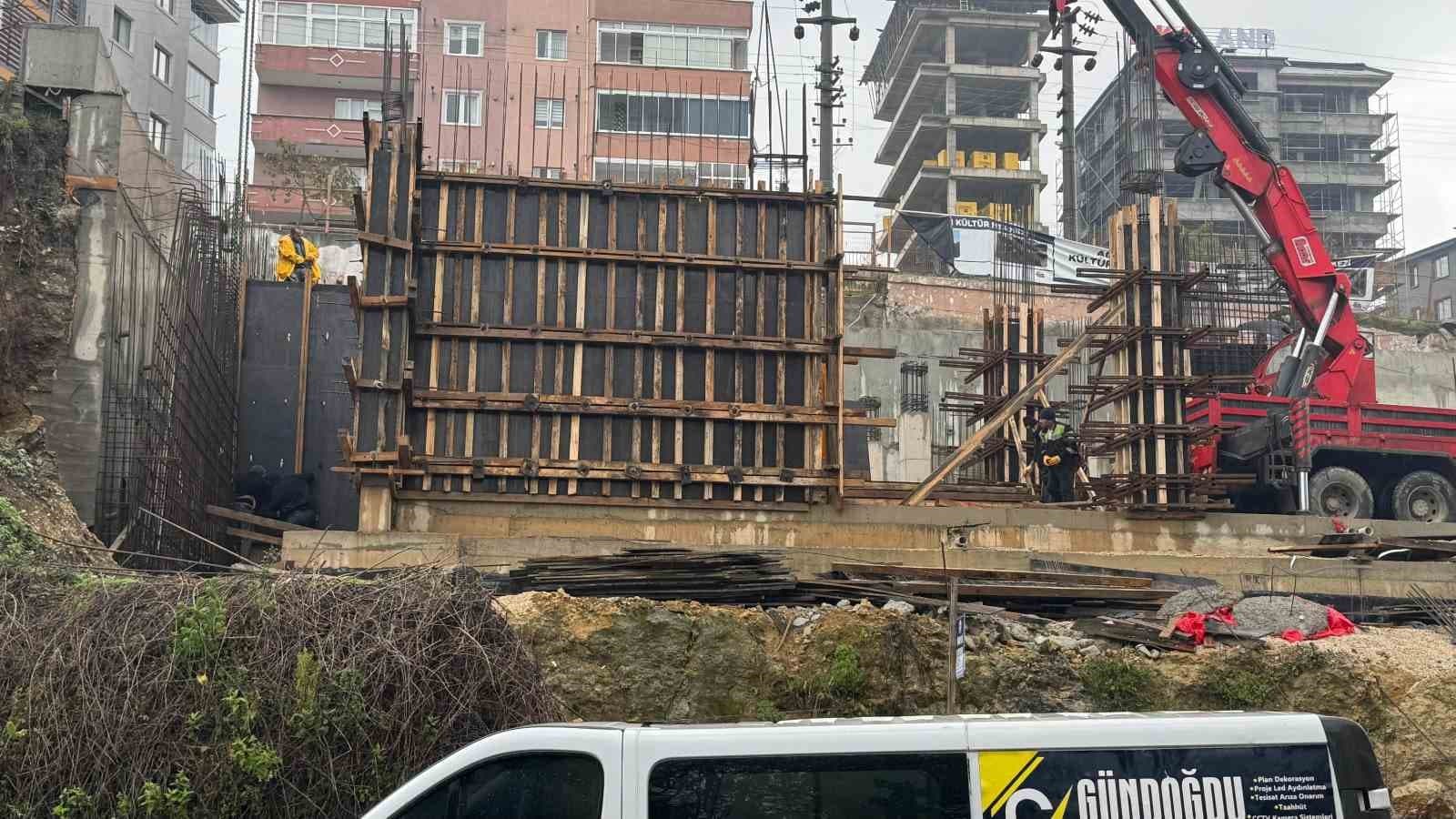 Güvenlik önlemi almadan çalışan işçiler korkuttu