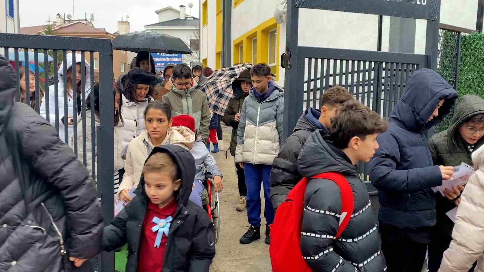 Bolu’da 52 bin öğrenci karne sevinci yaşadı