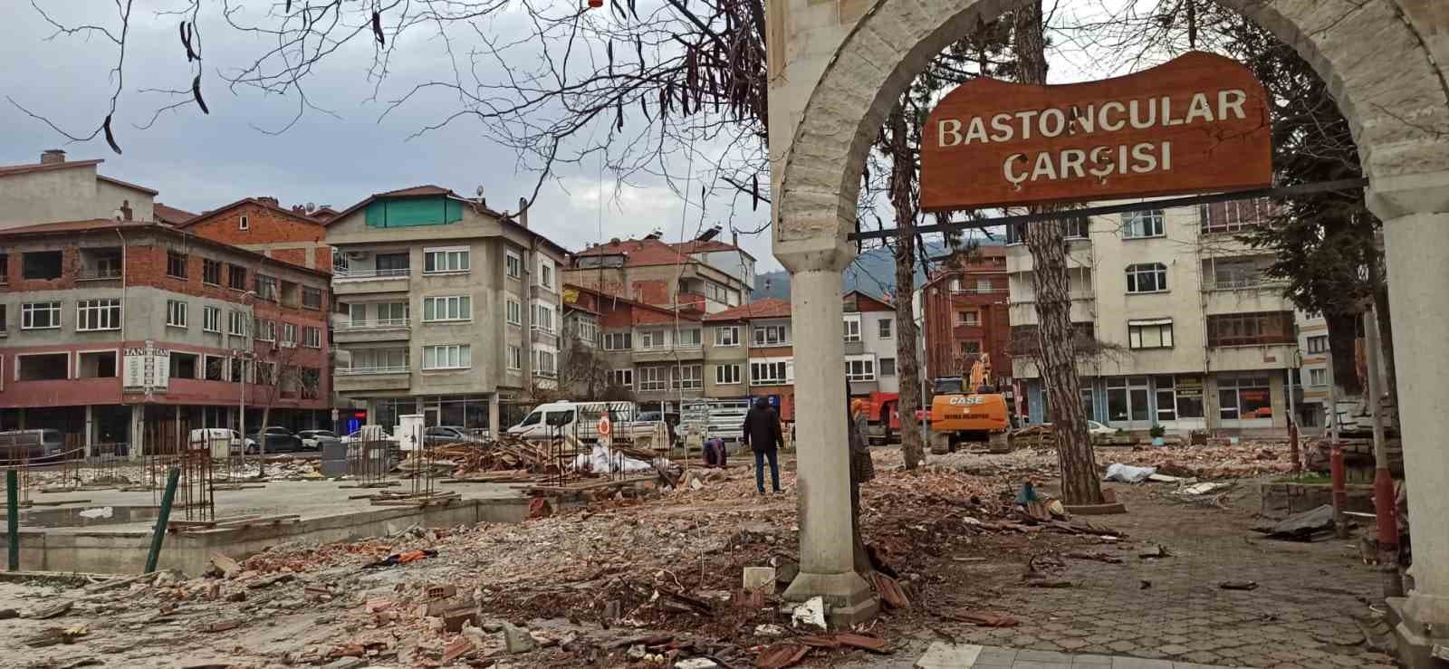 Bastoncular Çarşısı eski terminal alanına taşındı