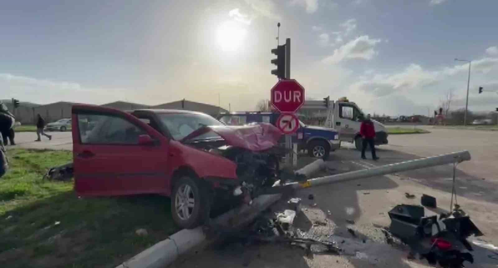 Amasya’da 2 araç çarpıştı: 2 yaralı