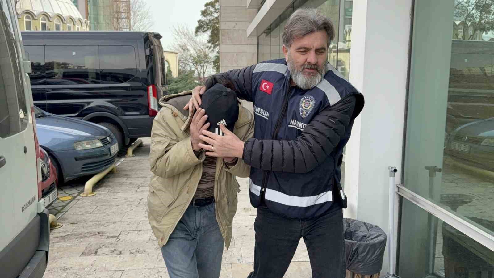 Uyuşturucu hapla yakalanan şüpheliye adli kontrol