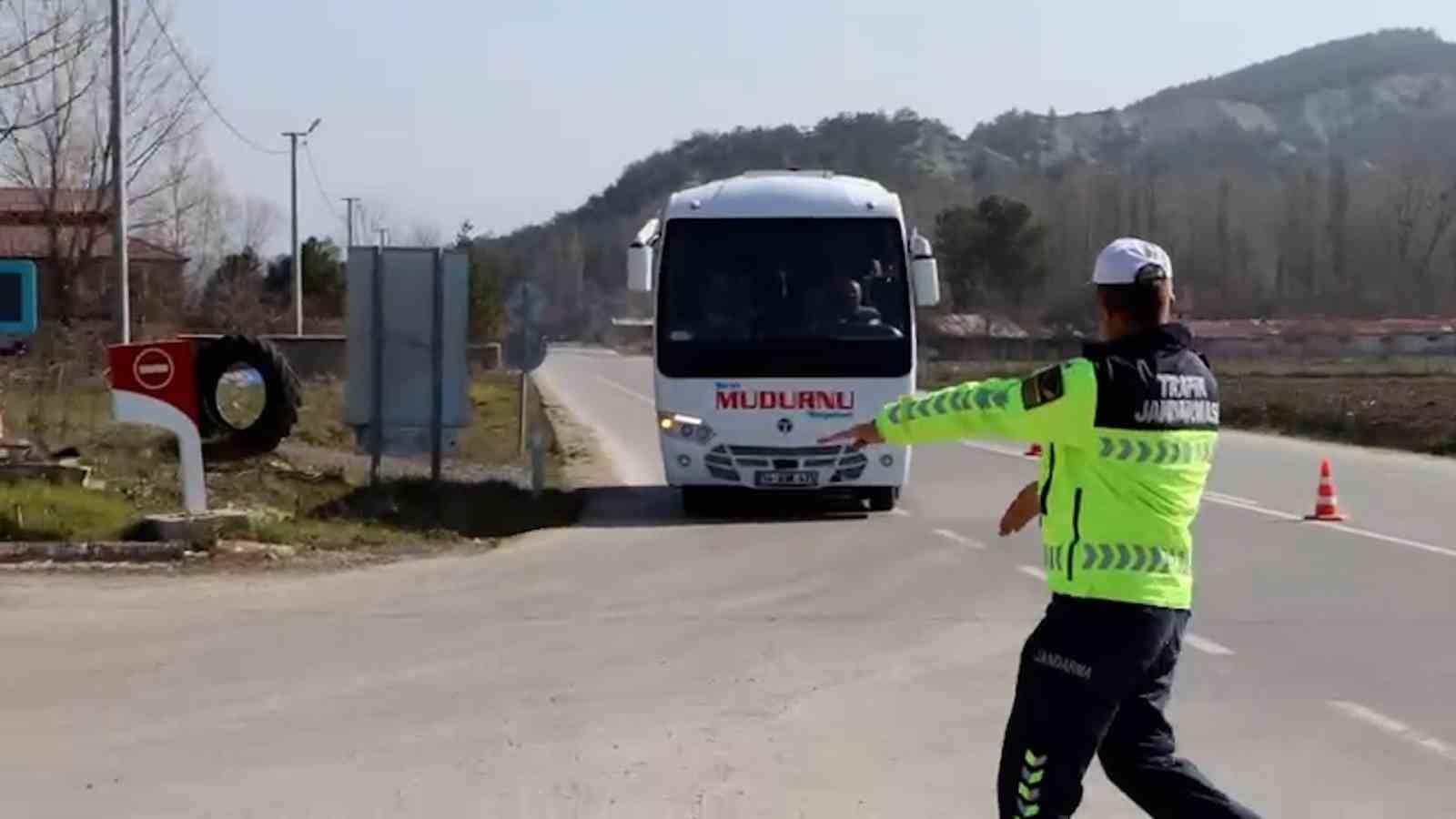 Bolu’da yolcu otobüslerine sivil jandarma denetimi