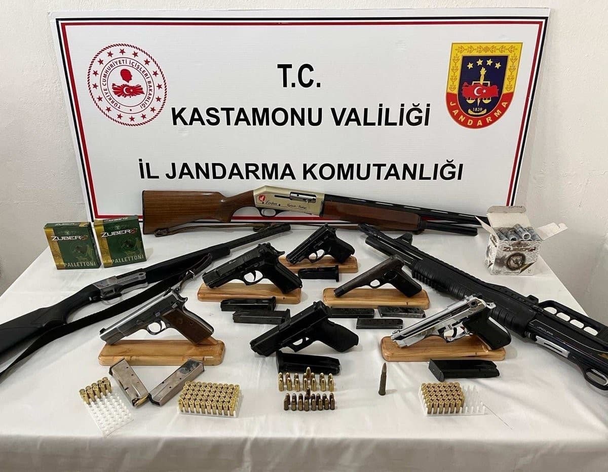 Kastamonu’da çok sayıda silah ele geçirildi: 7 gözaltı