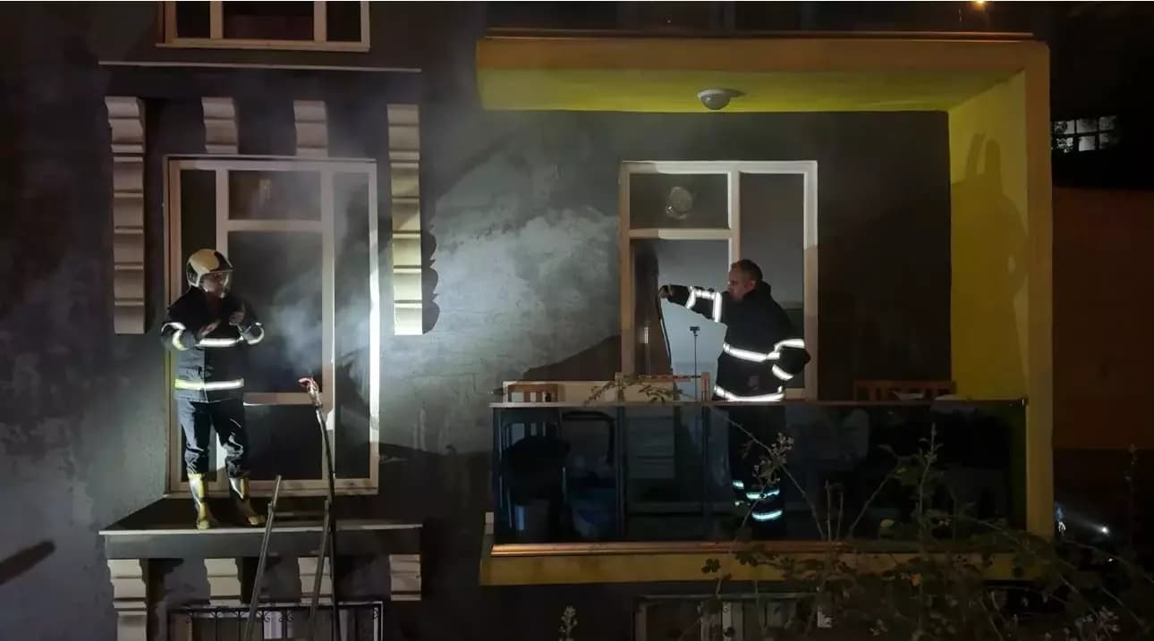 Karabük'te öğrencilerin kaldığı evde yangın çıktı: 2 kişi dumanda etkilendi