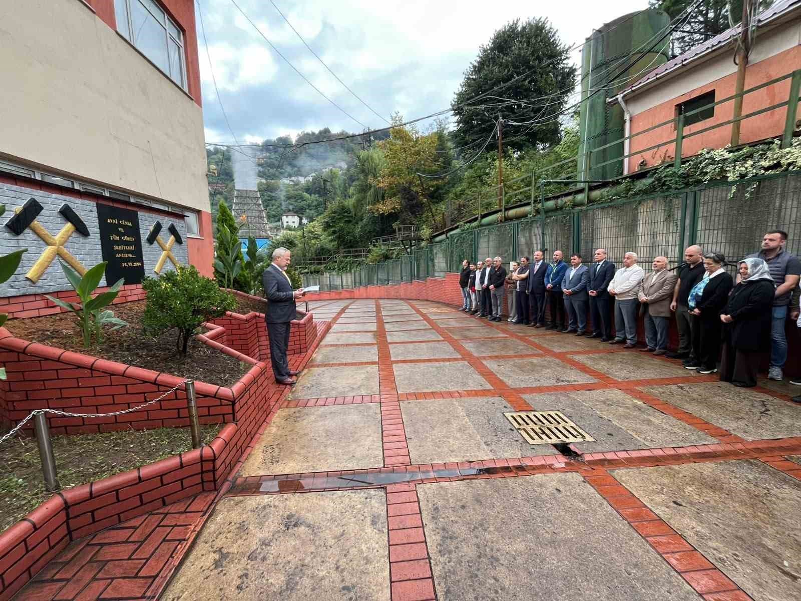 Avni Cinel törenle anıldı