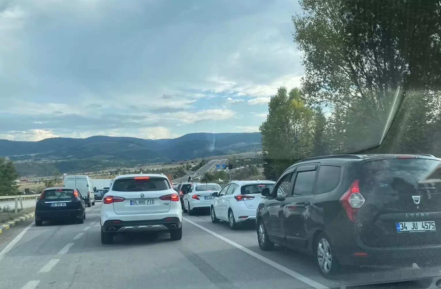 Yol çalışması 21 ilin geçiş noktasını kilitledi