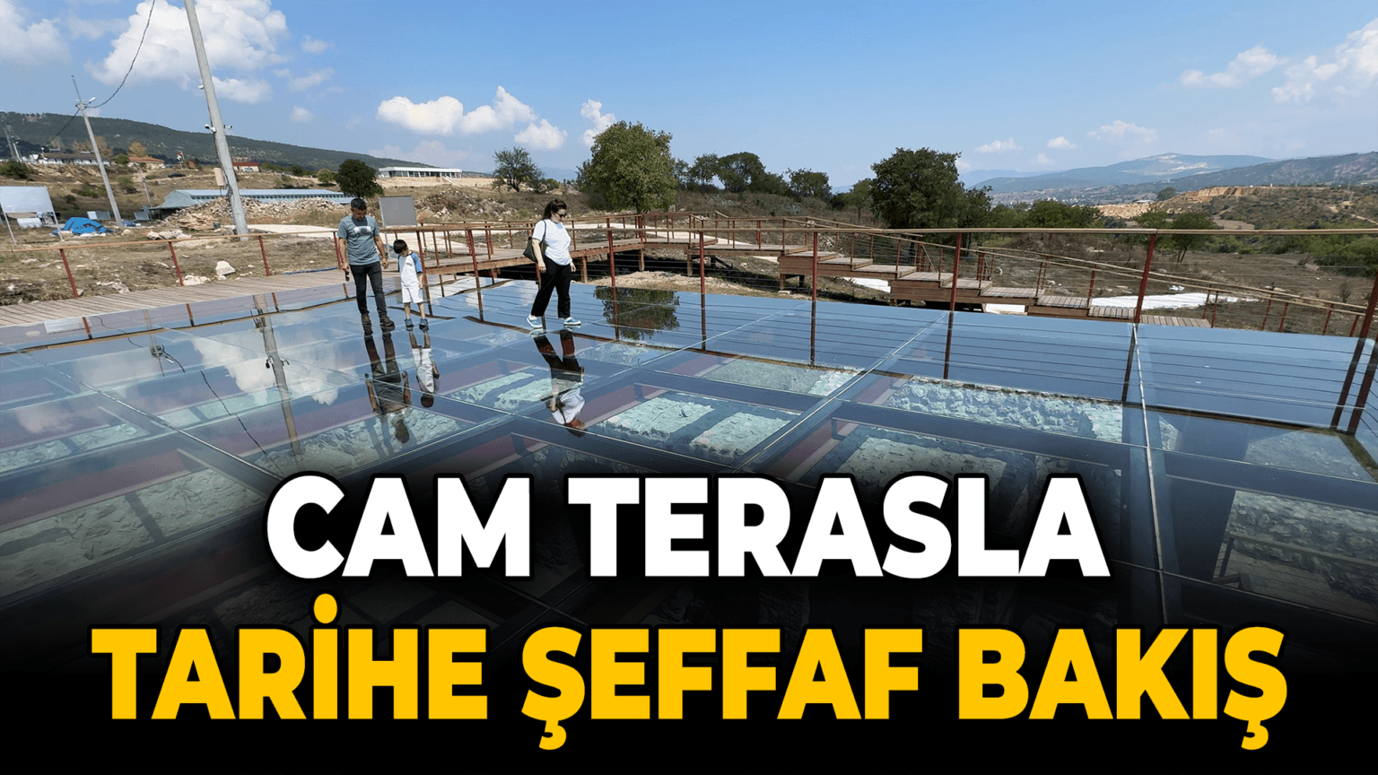 Hadrianopolis’te Roma hamamını görünür kılan cam teras ziyaretçilerin ilgisini çekiyor