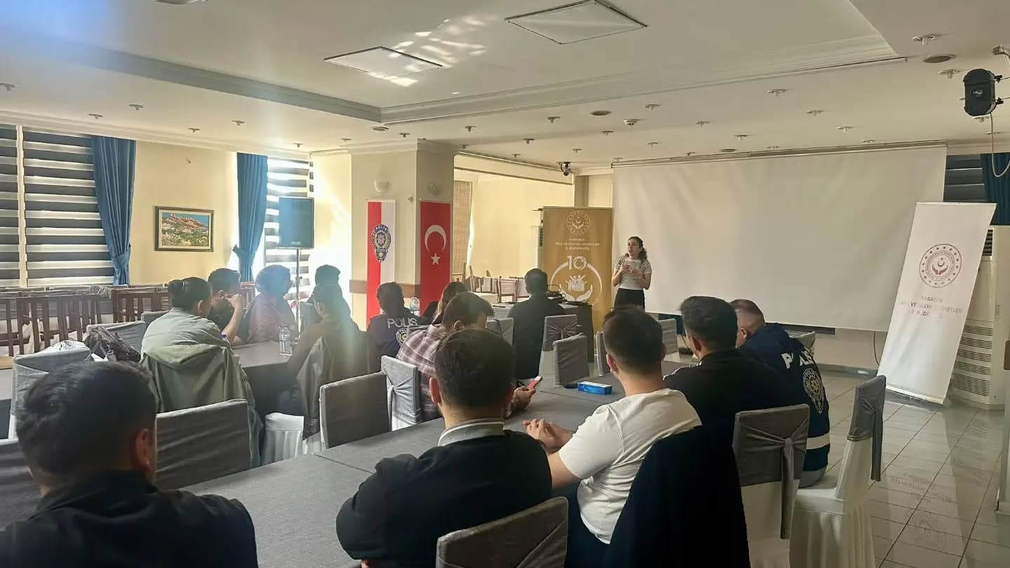 Karabük polislerine çocuk psikolojisi eğitimi