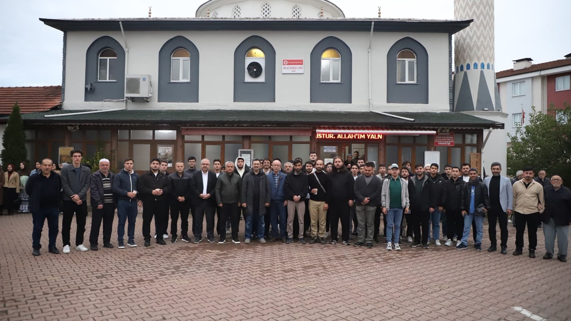 Gençler sabah namazında buluştu