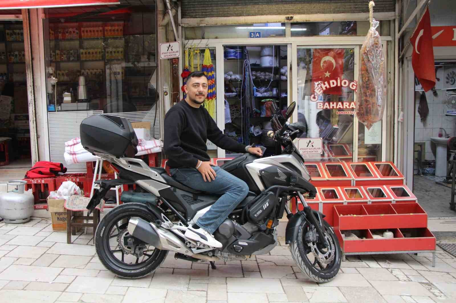 Amasyalı genç, motosikletiyle umreye gitti: "Türk denince Suudi Arabistan’da akan sular duruyor"