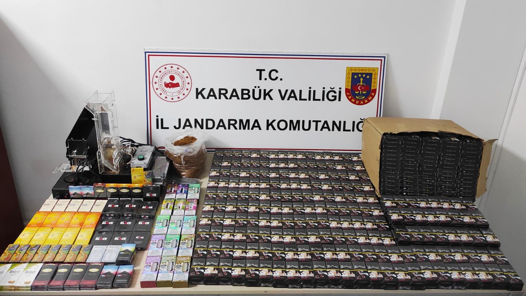 Karabük'te kaçak tütün ve makaron operasyonu