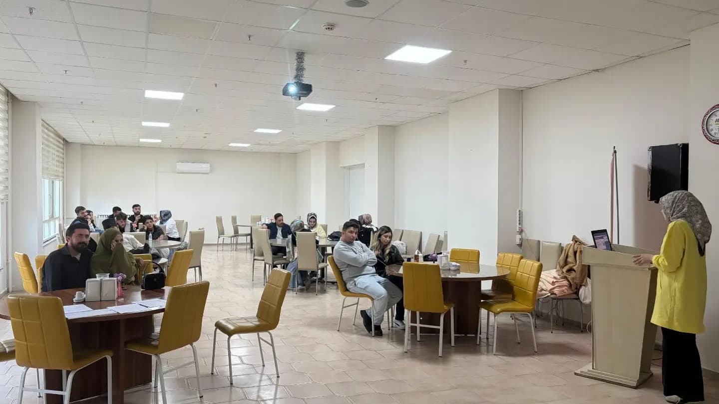 Evlenecek gençlere evlilik öncesi eğitim semineri