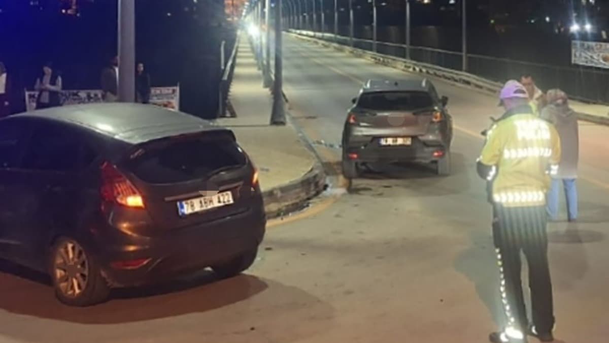 Karabük’te kavşakta iki otomobil çarpıştı: 2 yaralı