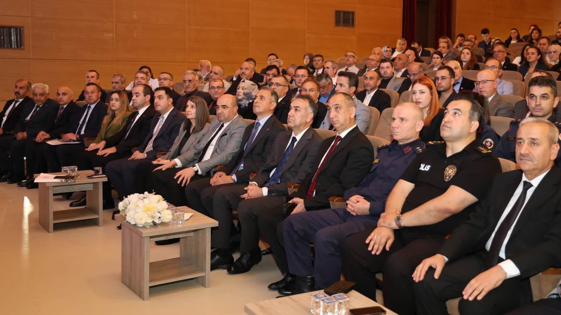 Karabük'te okul güvenliği ve dijital riskler masaya yatırıldı