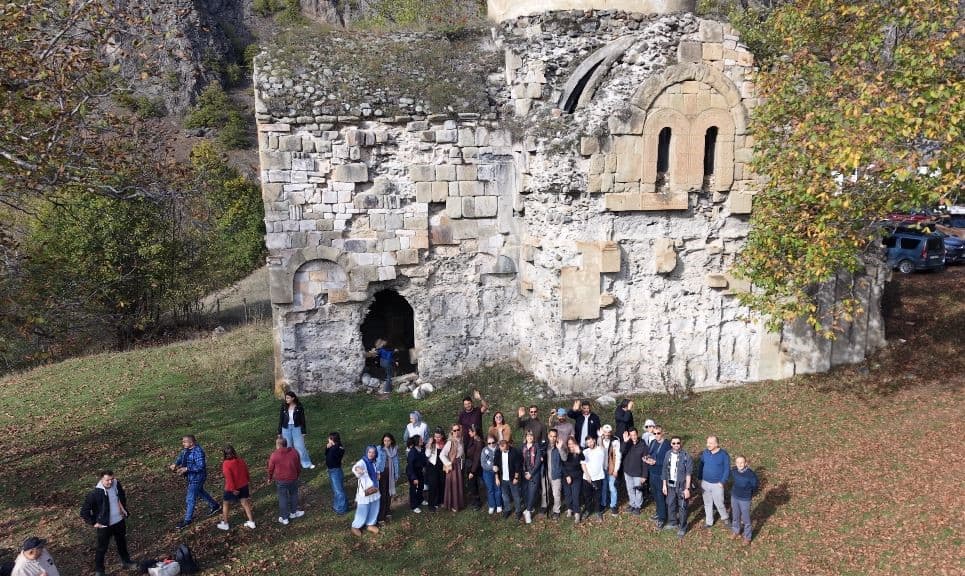 Ardanuç’un sonbahar renklerini tanıtmak için buluştular
