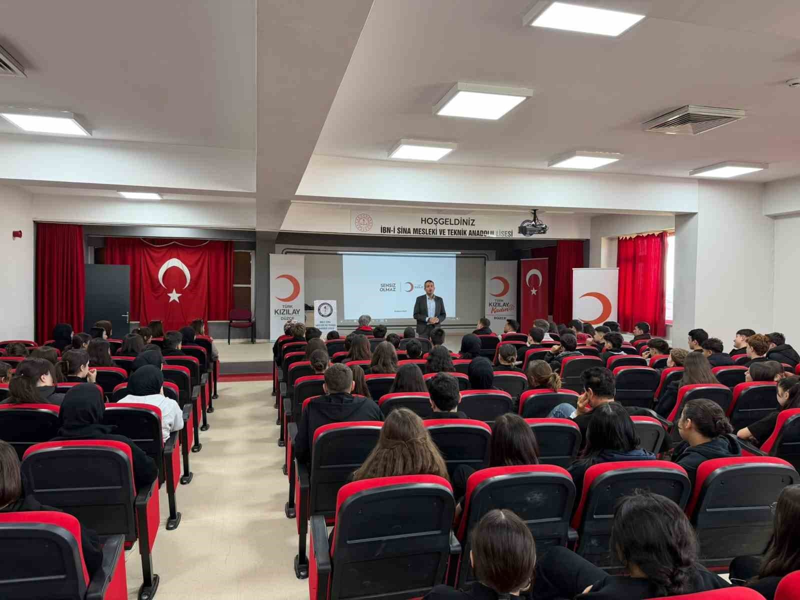 Lise öğrencilerine ilk yardım eğitimi verildi
