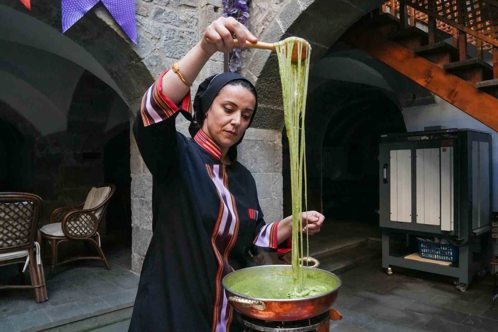 Kuymağa ısırgan otu dokunuşu