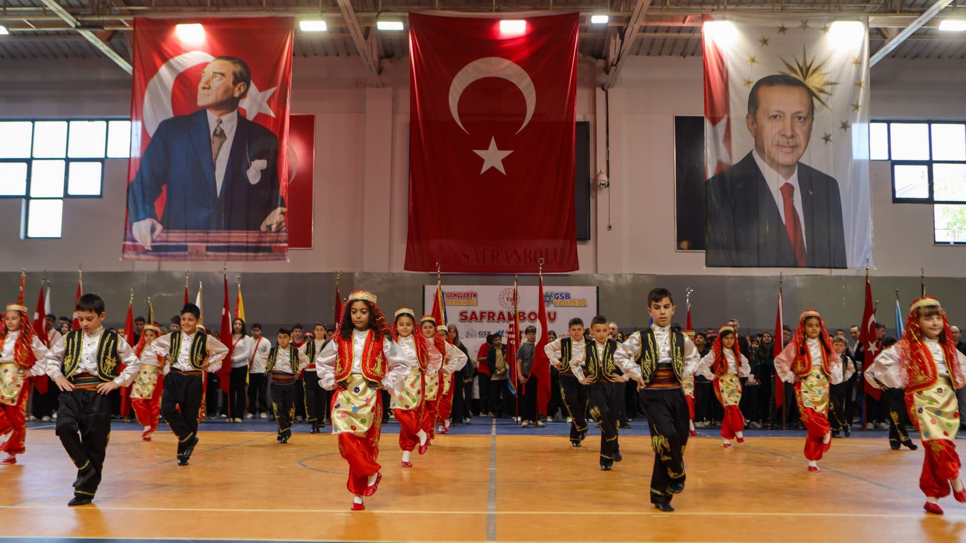 Safranbolu’da Cumhuriyet’in 103. yılı coşkuyla kutlandı