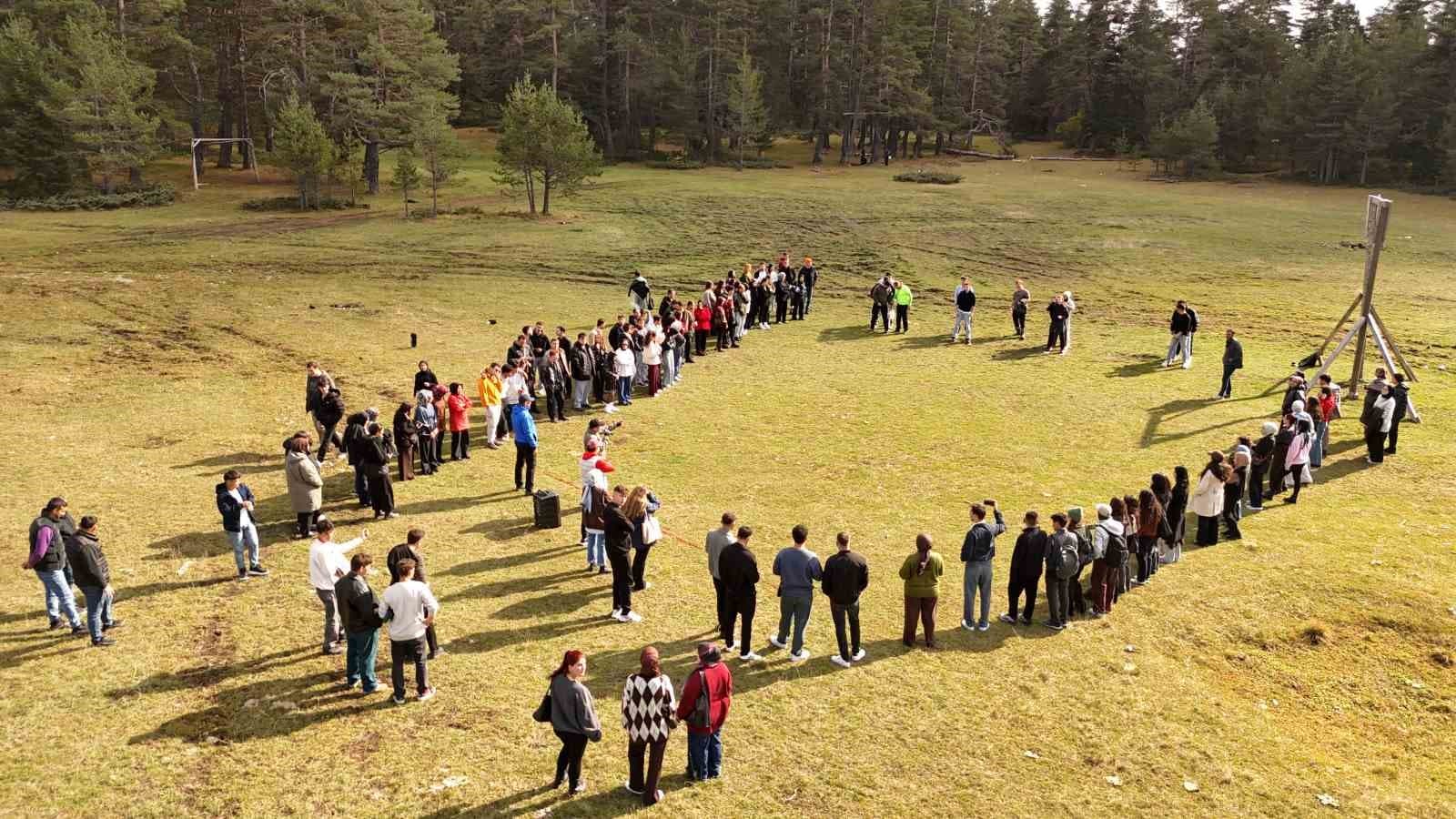 Kastamonu’da Cumhuriyet’in 103. yılına özel 103 meyve çekirdeği doğayla buluşturuldu