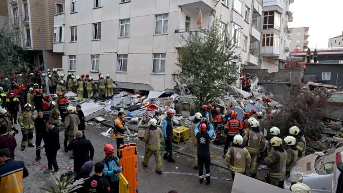 Maltepe'de 7 katlı bina çöktü: 2 kişi hayatını kaybetti