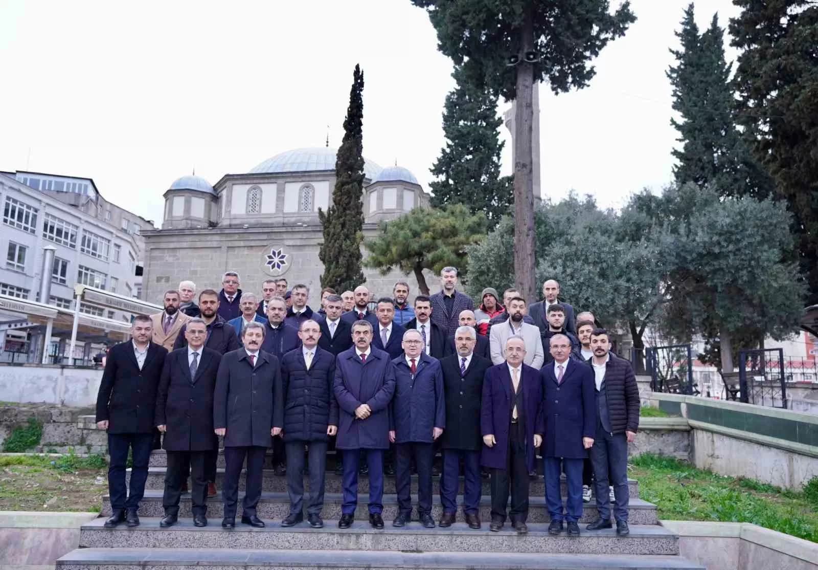 Bakan Tekin, Samsun Büyükşehir’in projelerini inceledi, Saathane Meydanı’nı gezdi