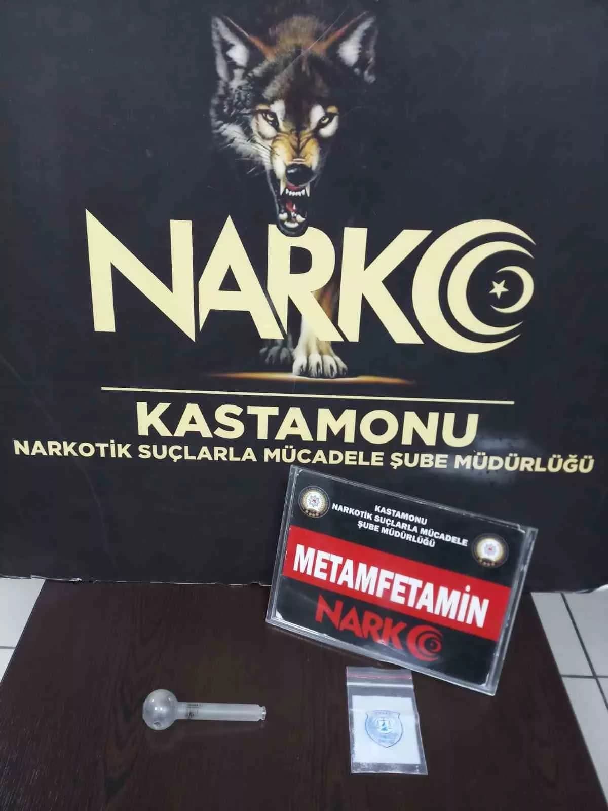 Kastamonu’da uyuşturucu ile yakalanan iki şüpheli gözaltına alındı