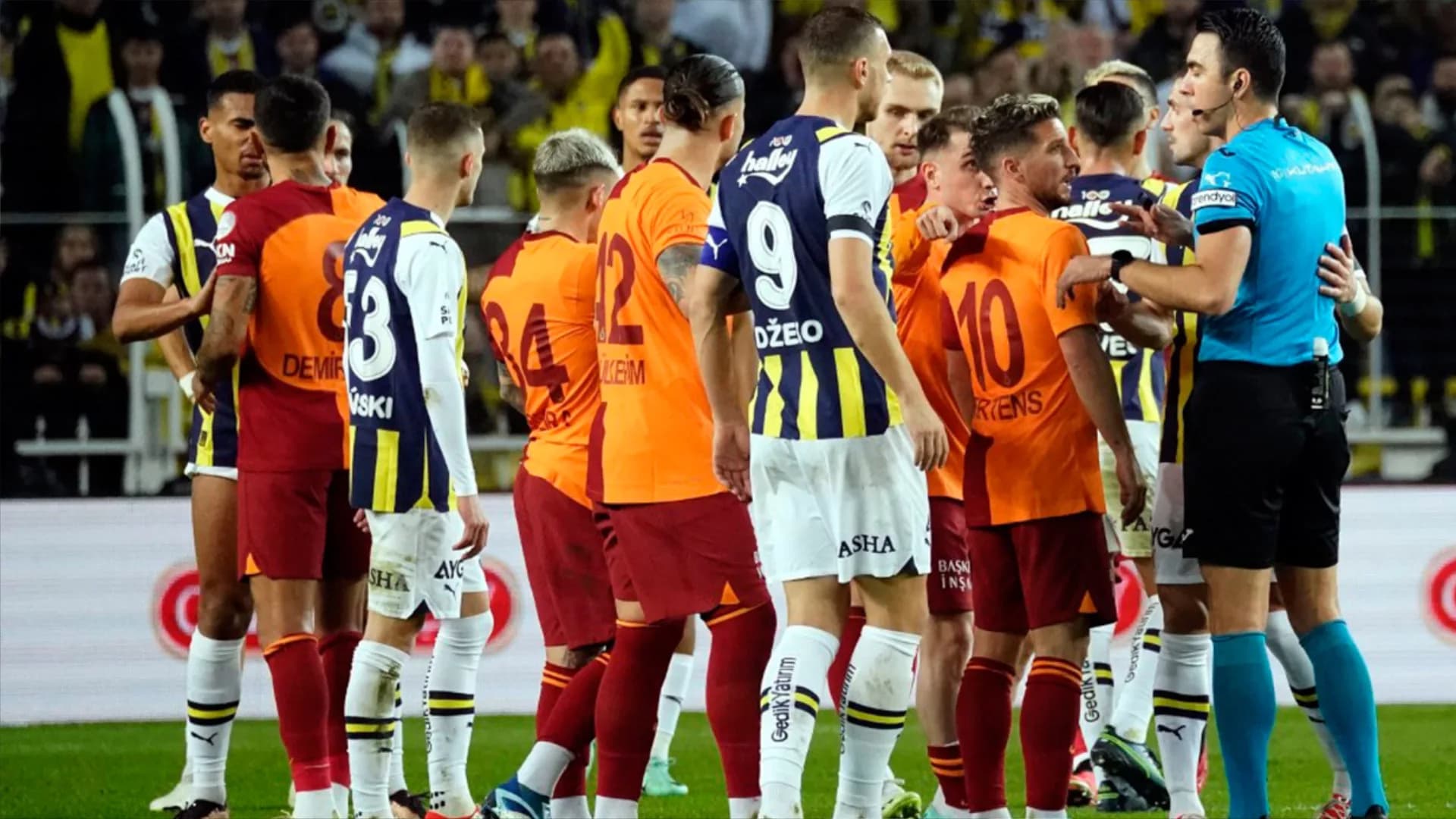 Galatasaray - Fenerbahçe derbisinde Arda Kardeşler düdük çalacak