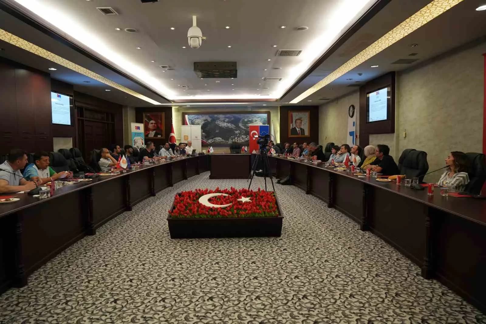 "Bu Gençlik İyi İş Çıkarabilir” projesi iş sahibi yapıyor