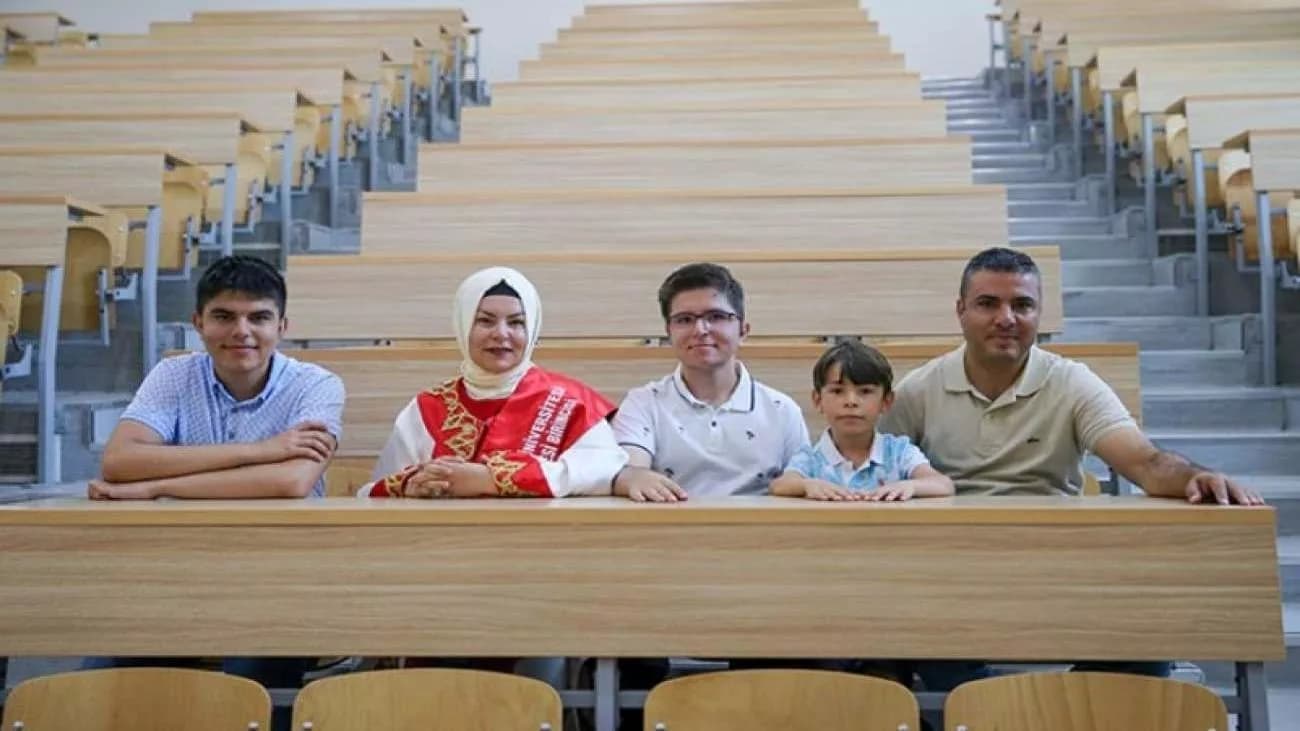 Hak kaybı yaşayınca kendisi hukuk okudu! 3 çocuk annesi ev hanımı şimdi hakimliğe hazırlanıyor