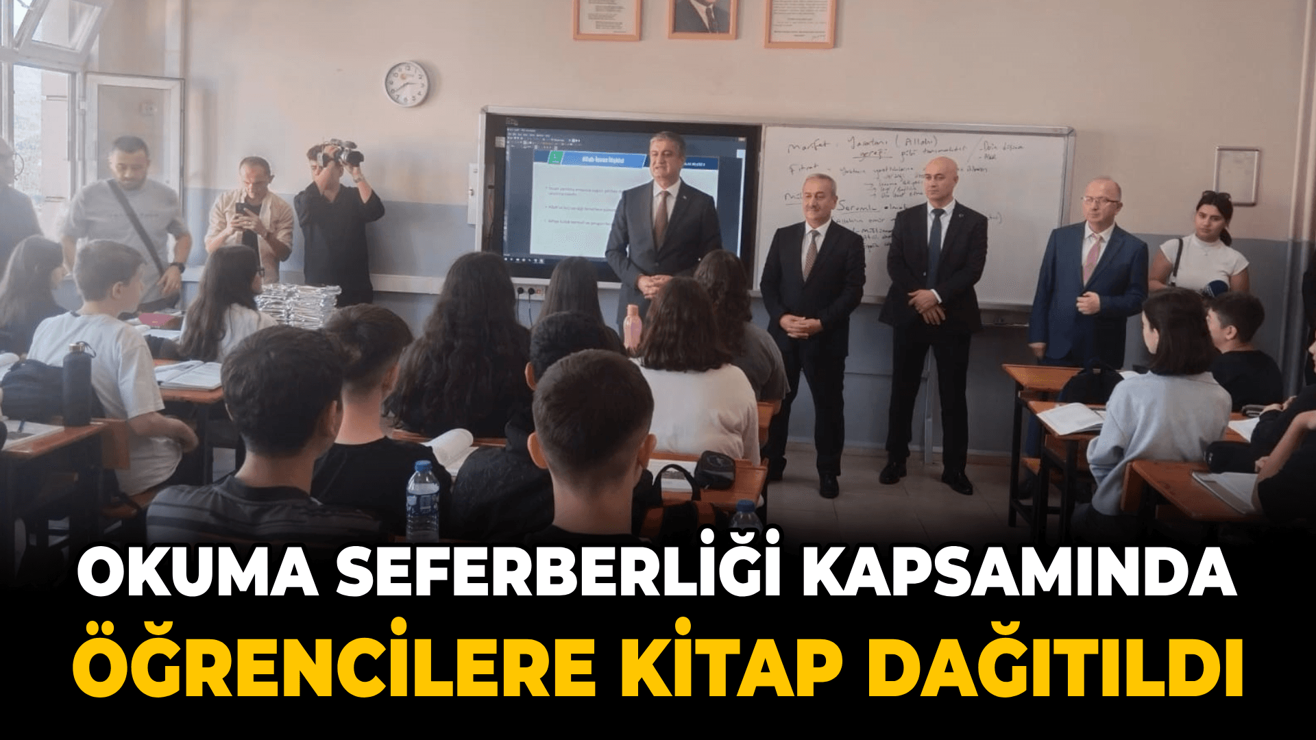 Karabük'te okuma seferberliği için kitap dağıtımı devam ediyor
