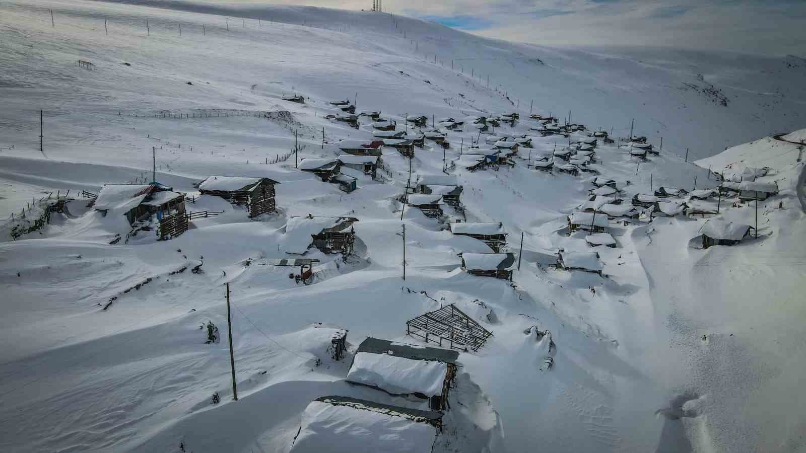 Sakin şehir Şavşat’ın kış manzaraları büyülüyor