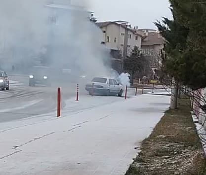 Fiat-Tofaş otomobil alevlere teslim oldu