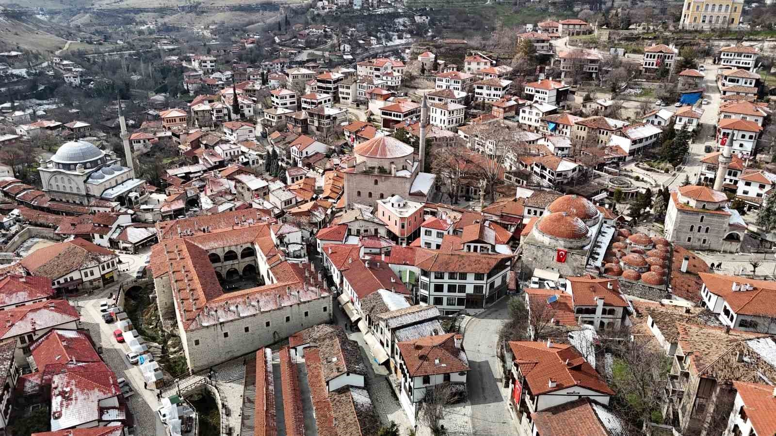 "Korumanın başkenti" Safranbolu’daki asırlık camiler Ramazan ayını bekliyor