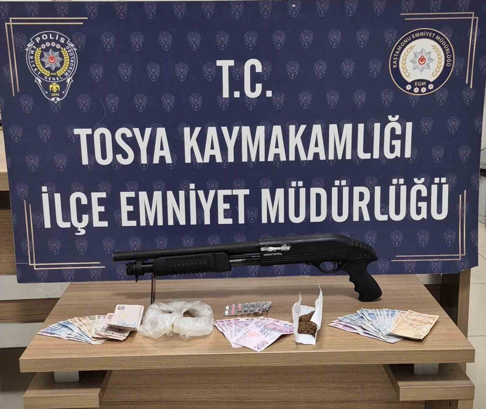 Kastamonu’da bir evde yapılan aramada uyuşturucu yakalandı